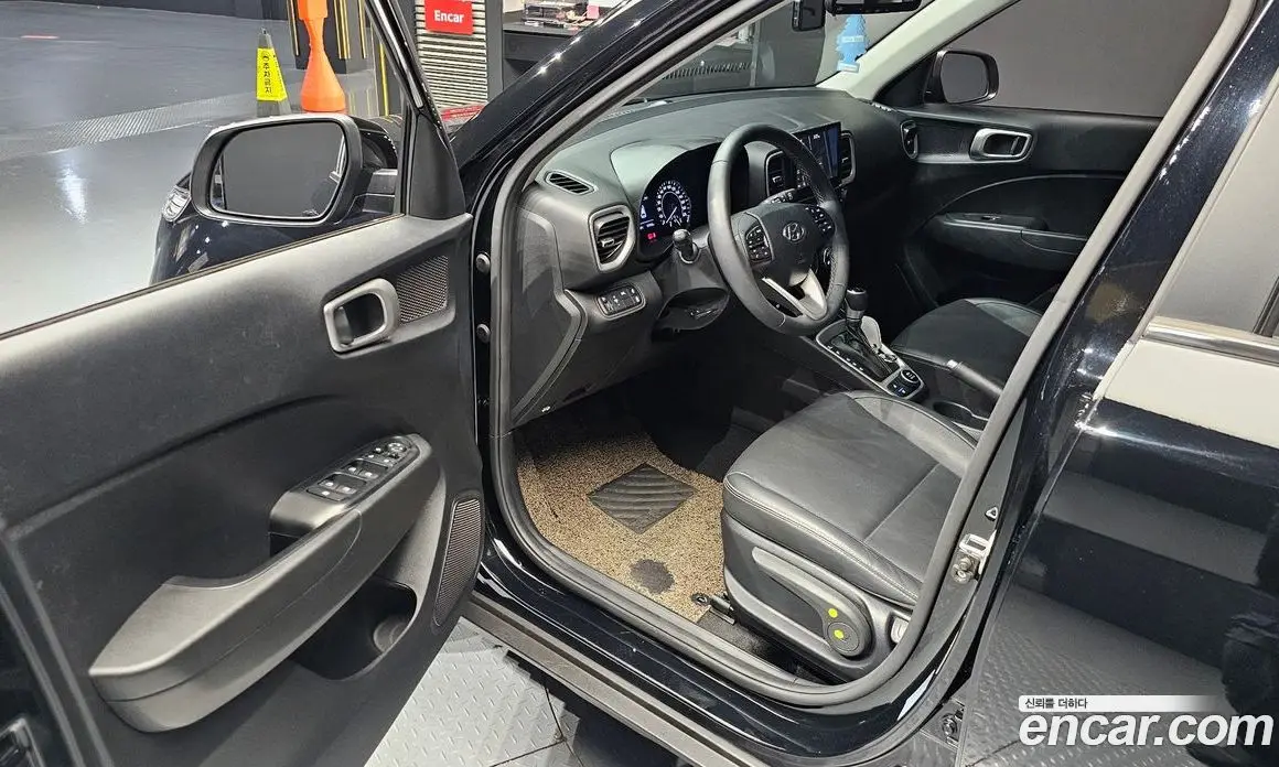 Hyundai Venue 2022 1.6 автомат (гидро), фото 13