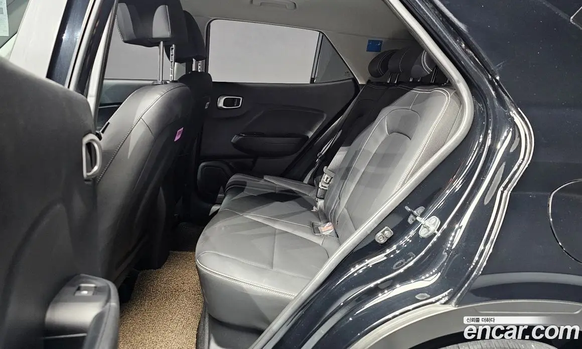 Hyundai Venue 2022 1.6 автомат (гидро), фото 16