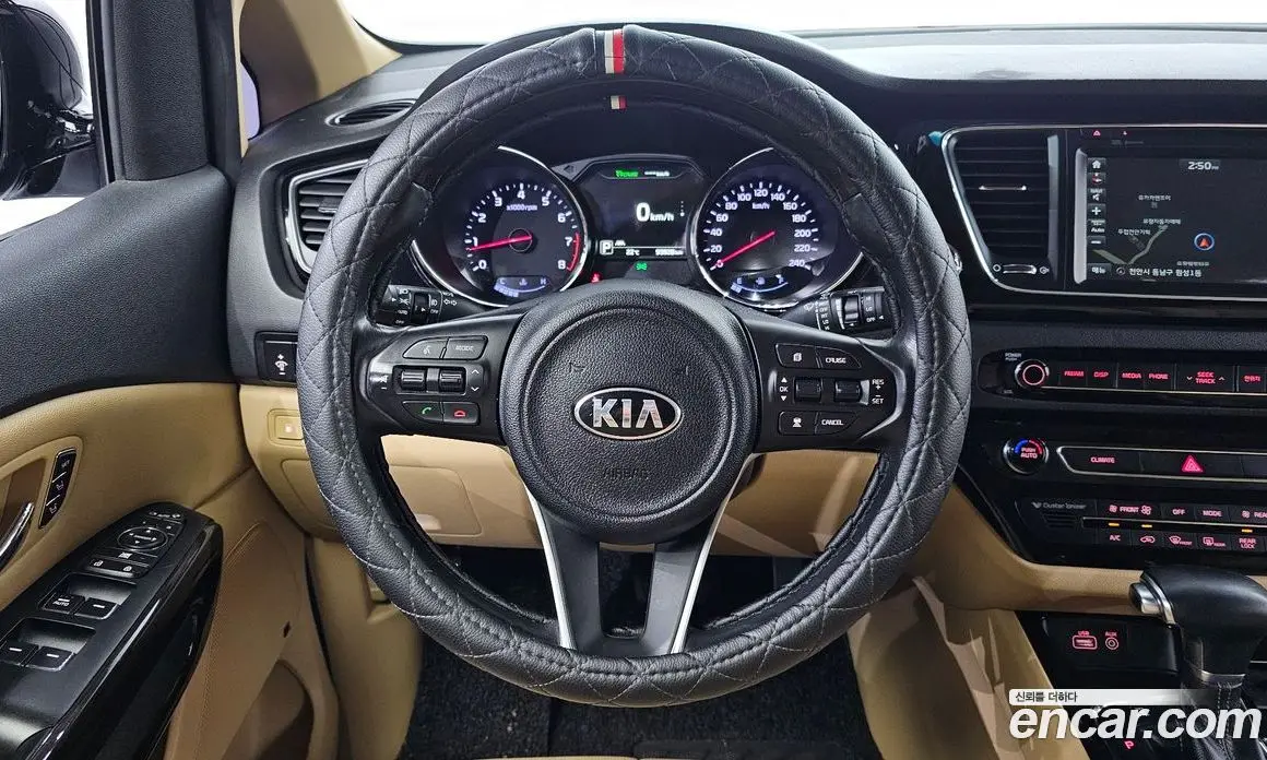 Kia Carnival 2017 3.3 автомат (гидро), фото 19