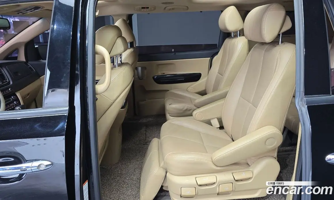 Kia Carnival 2018 2.2 автомат (гидро), фото 13 Kia Carnival 2018 2.2 автомат (гидро), фото 13