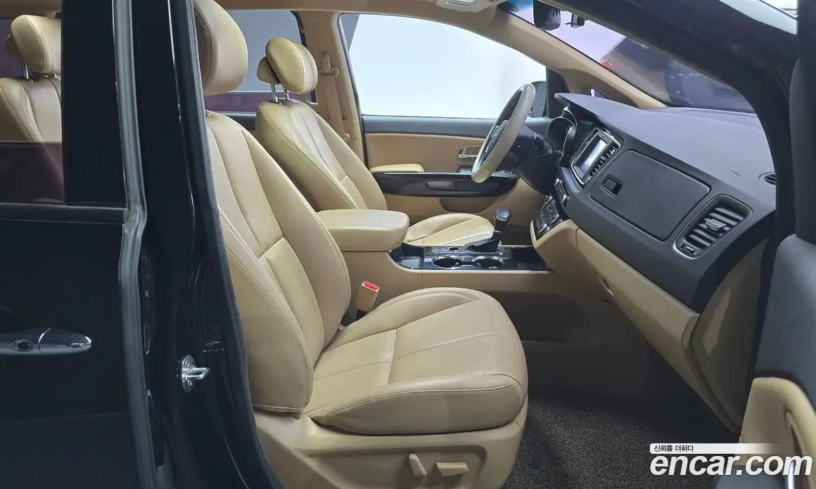 Kia Carnival 2018 2.2 автомат (гидро), фото 10 Kia Carnival 2018 2.2 автомат (гидро), фото 10
