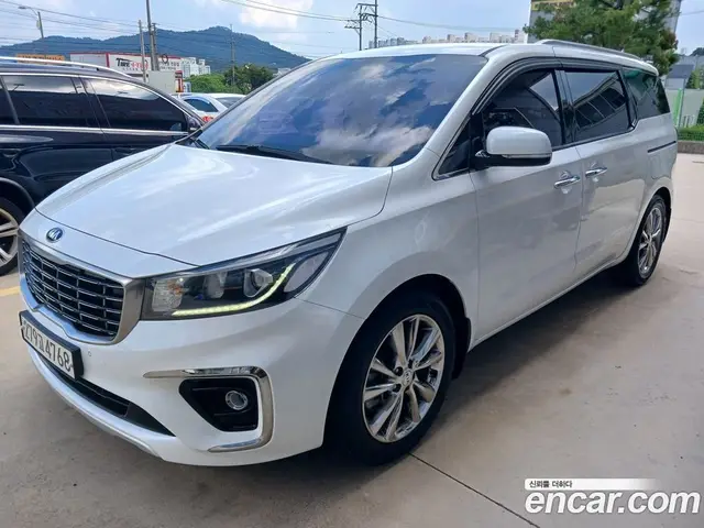 Kia Carnival 2018 2.2 автомат (гидро), миниатюра 2