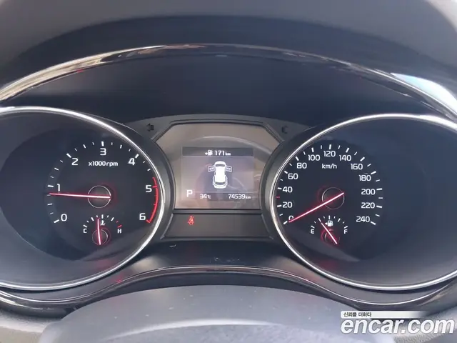 Kia Carnival 2018 2.2 автомат (гидро), миниатюра 12