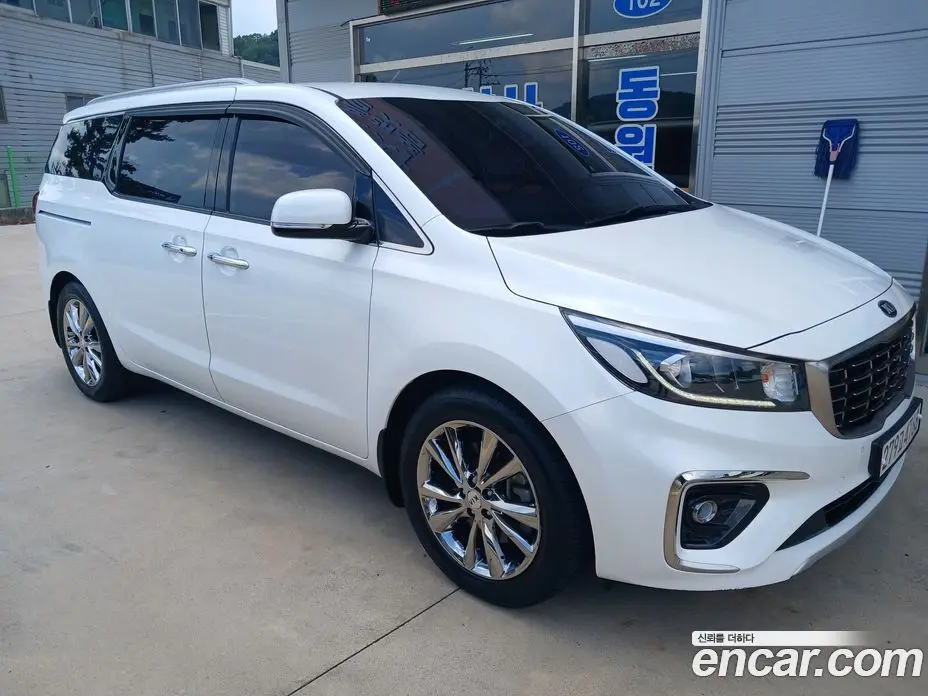 Kia Carnival 2018 2.2 автомат (гидро), фото 3