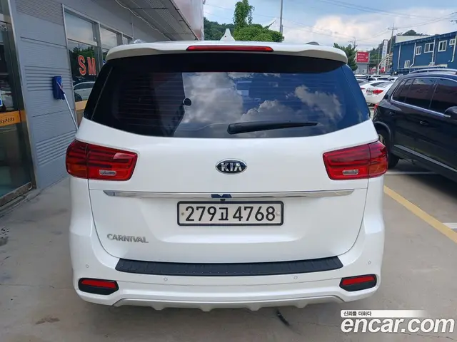 Kia Carnival 2018 2.2 автомат (гидро), миниатюра 5