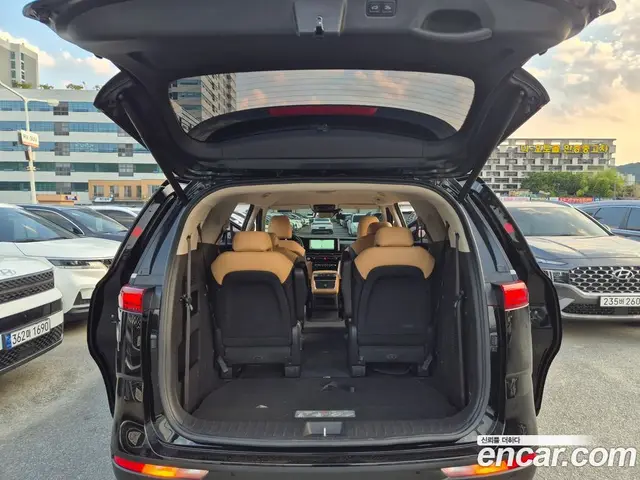 Kia Carnival 2022 2.2 автомат (гидро), миниатюра 12