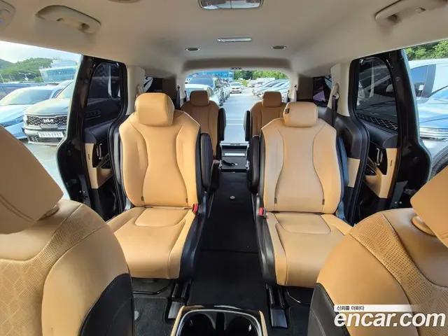 Kia Carnival 2022 2.2 автомат (гидро), миниатюра 10 Kia Carnival 2022 2.2 автомат (гидро), миниатюра 10
