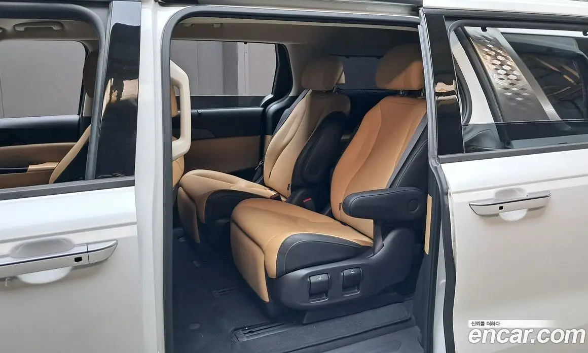 Kia Carnival 2023 2.2 автомат (гидро), фото 13
