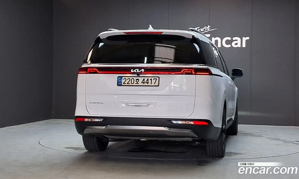 Kia Carnival 2023 2.2 автомат (гидро), фото 4