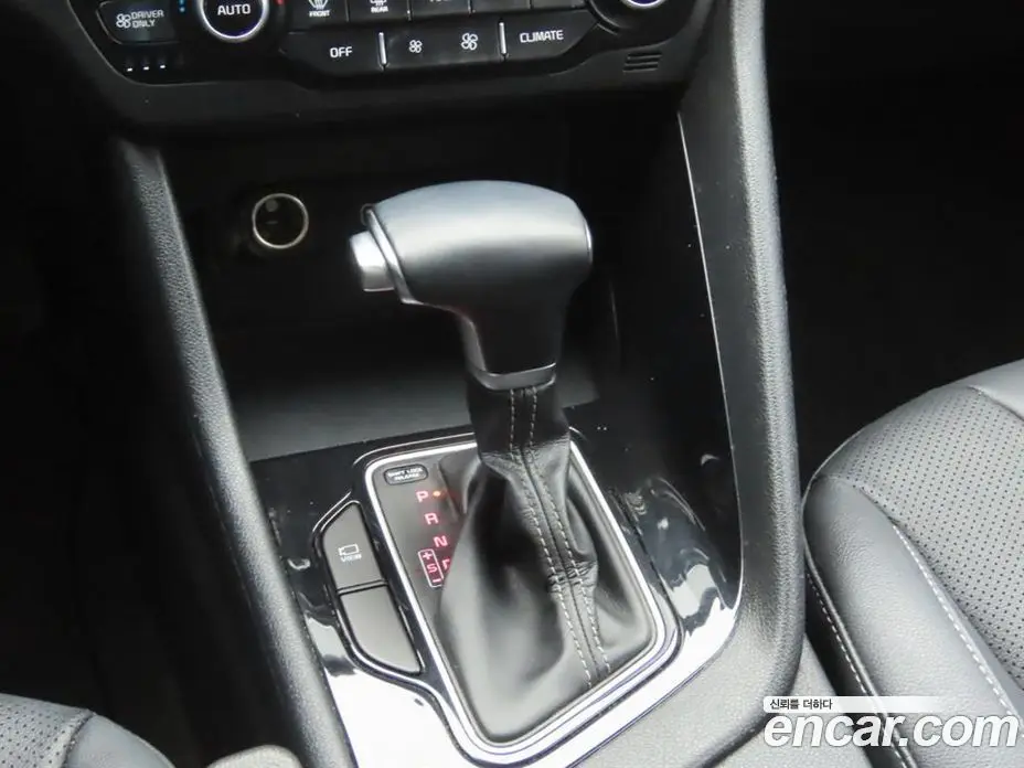 Kia Niro 2021 1.6 автомат (гидро), фото 11