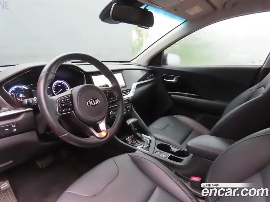 Kia Niro 2021 1.6 автомат (гидро), фото 15