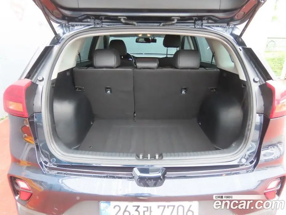 Kia Niro 2021 1.6 автомат (гидро), фото 5