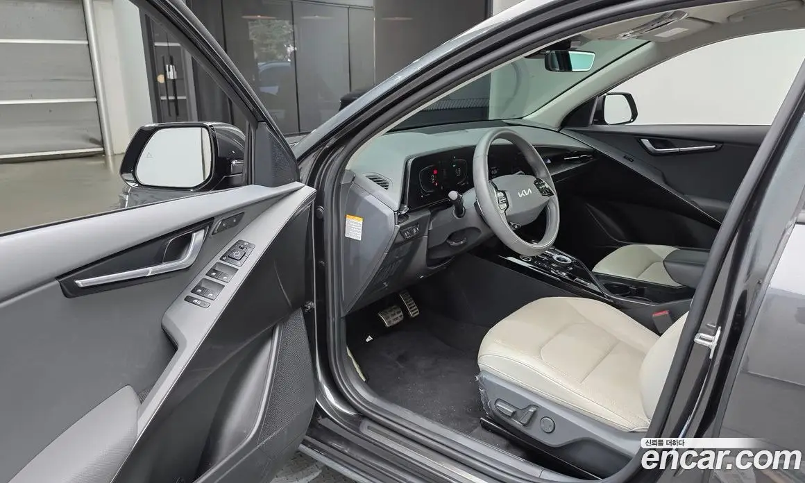 Kia Niro 2022 1.6 автомат (гидро), фото 13