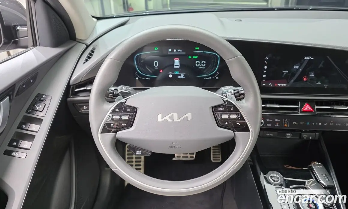 Kia Niro 2022 1.6 автомат (гидро), фото 19