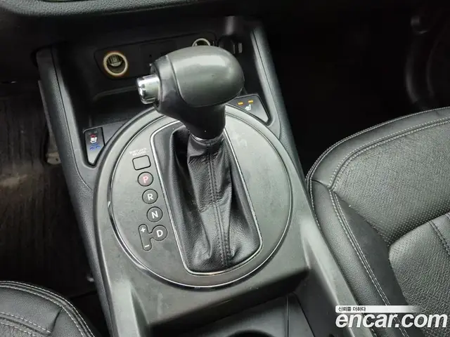 Kia Sportage 2011 2.0 автомат (гидро), миниатюра 8
