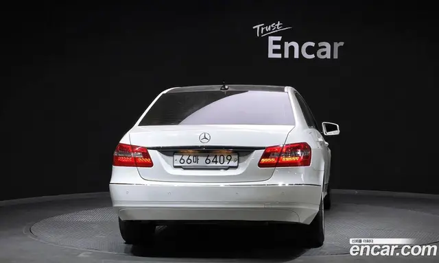Mercedes-Benz E-Class 2010 2.1 автомат (гидро), миниатюра 4