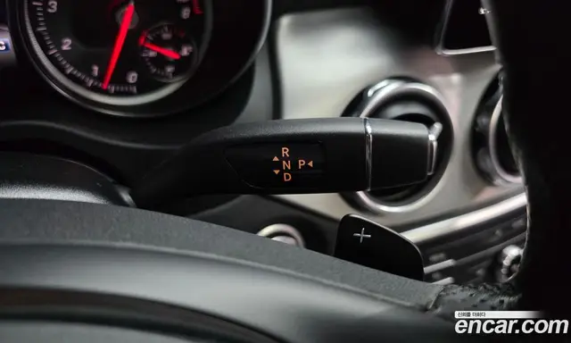 Mercedes-Benz GLA-Class 2019 2.0 автомат (гидро), миниатюра 12