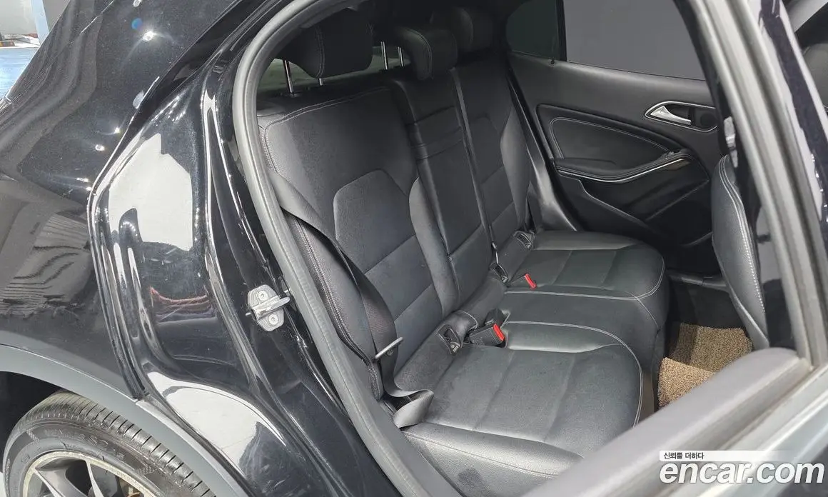 Mercedes-Benz GLA-Class 2019 2.0 автомат (гидро), фото 17 Mercedes-Benz GLA-Class 2019 2.0 автомат (гидро), фото 17