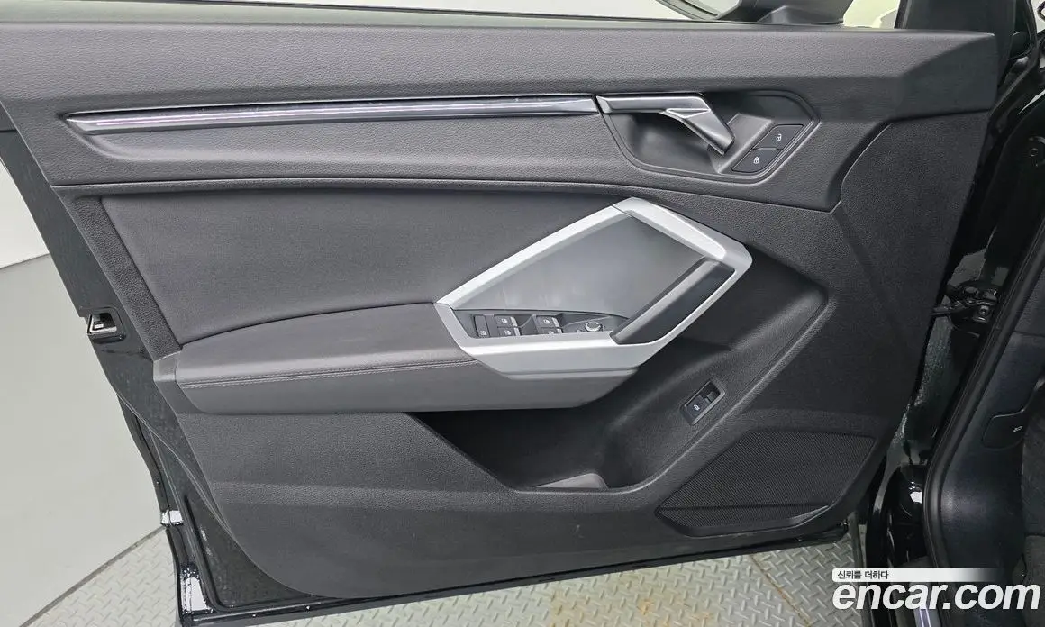 Audi Q3 2023 2.0 автомат (гидро), фото 14