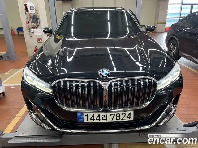 BMW 7 серия, 2022, 84 272 км