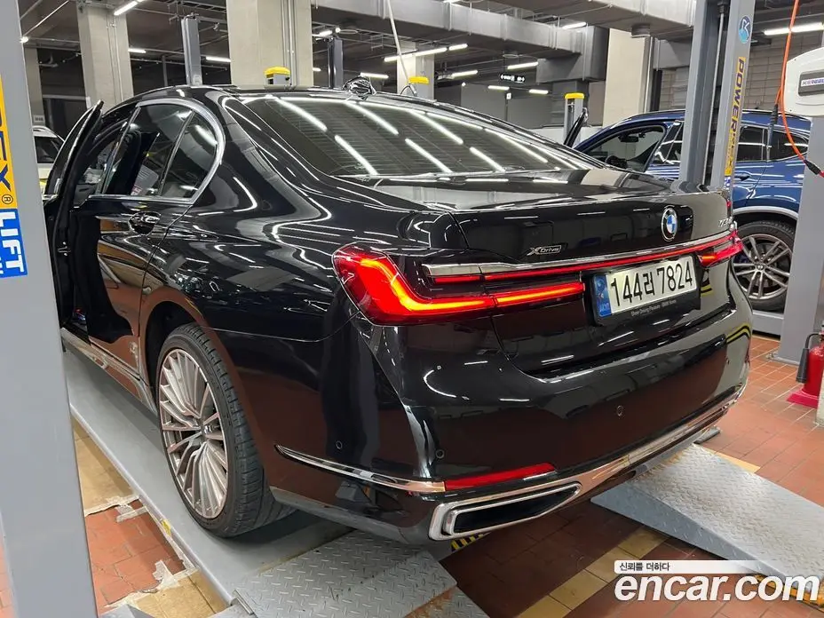BMW 7 серия 2022 3.0 автомат (гидро), фото 3