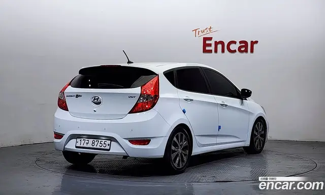 Hyundai Accent 2013 1.6 автомат (гидро), миниатюра 2