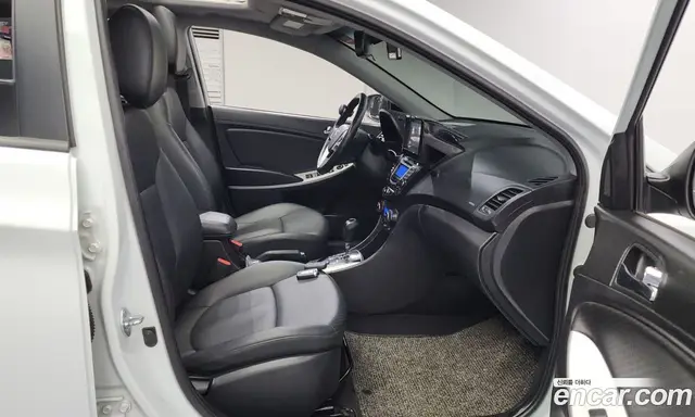 Hyundai Accent 2013 1.6 автомат (гидро), миниатюра 12