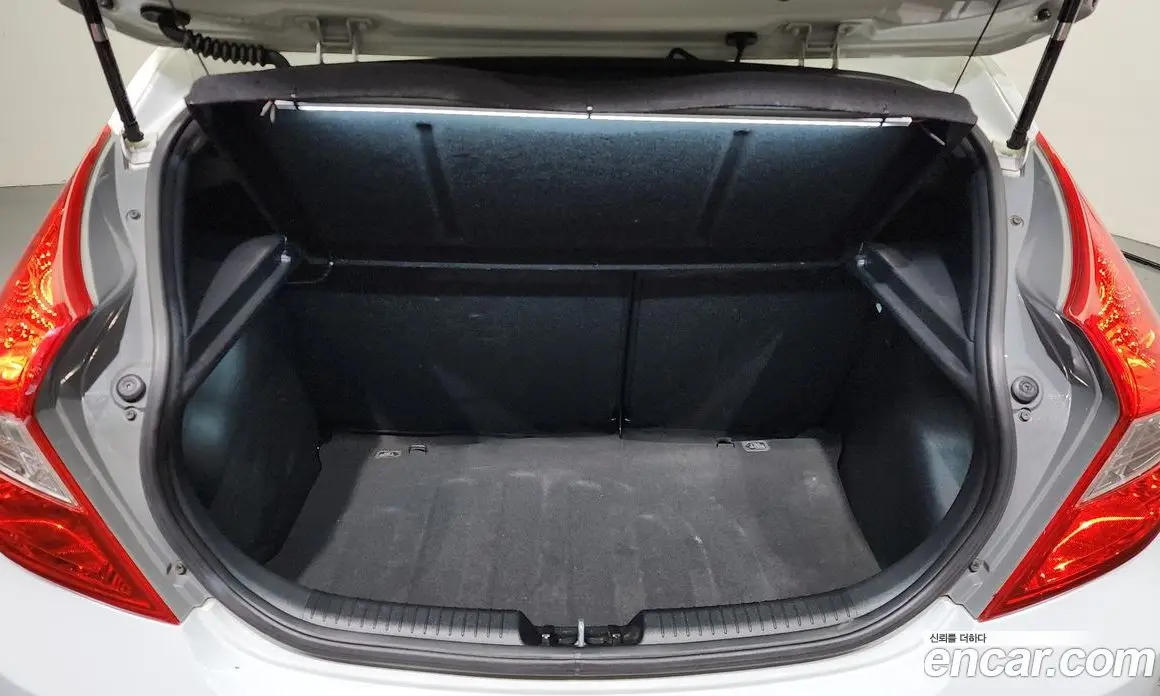 Hyundai Accent 2013 1.6 автомат (гидро), фото 20