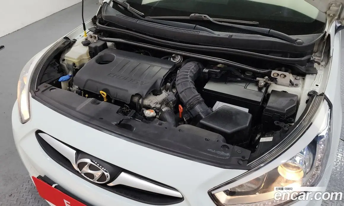 Hyundai Accent 2013 1.6 автомат (гидро), фото 6