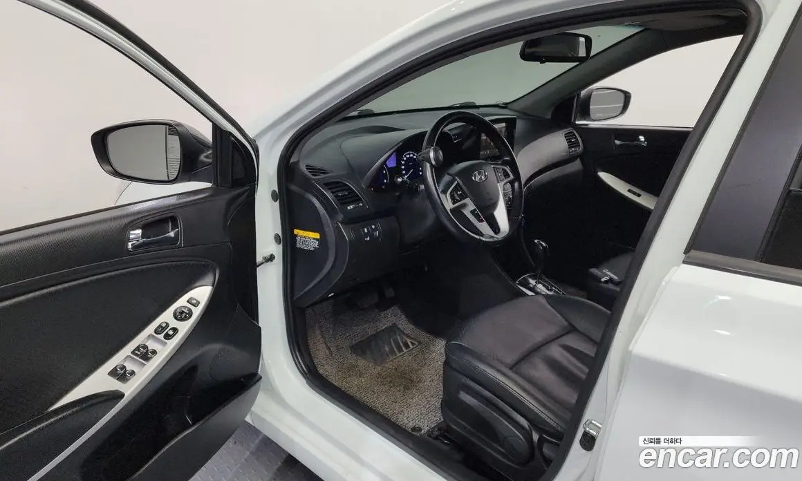 Hyundai Accent 2013 1.6 автомат (гидро), фото 10