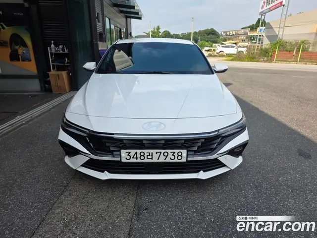 Hyundai Avante 2023 1.6 автомат (гидро), миниатюра 1