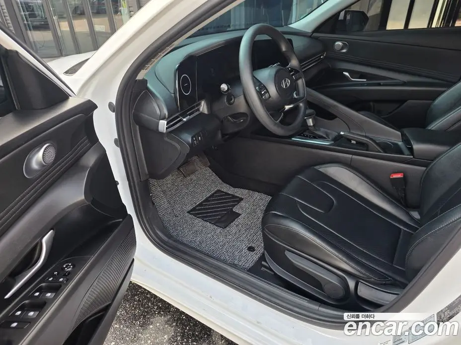 Hyundai Avante 2023 1.6 автомат (гидро), фото 14