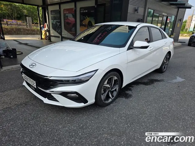 Hyundai Avante 2023 1.6 автомат (гидро), миниатюра 3
