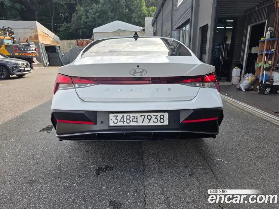 Hyundai Avante 2023 1.6 автомат (гидро), фото 4