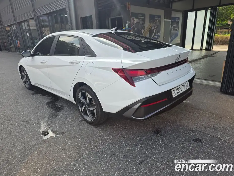 Hyundai Avante 2023 1.6 автомат (гидро), фото 5