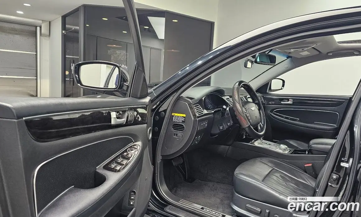 Hyundai Genesis 2013 3.3 автомат (гидро), фото 10 Hyundai Genesis 2013 3.3 автомат (гидро), фото 10