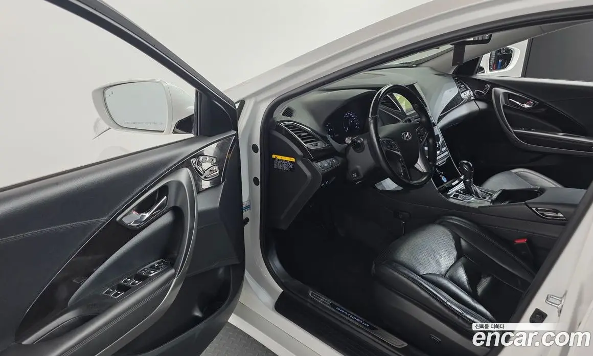 Hyundai Grandeur 2015 2.4 автомат (гидро), фото 11