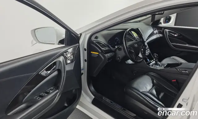 Hyundai Grandeur 2015 2.4 автомат (гидро), миниатюра 11