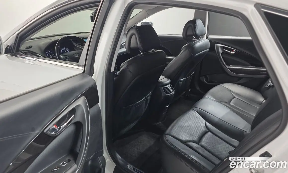 Hyundai Grandeur 2015 2.4 автомат (гидро), фото 17