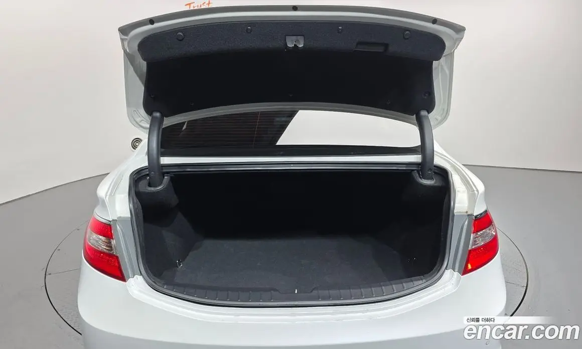 Hyundai Grandeur 2015 2.4 автомат (гидро), фото 20