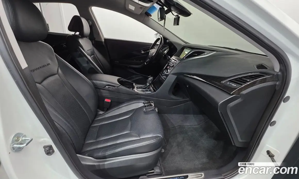 Hyundai Grandeur 2015 2.4 автомат (гидро), фото 10