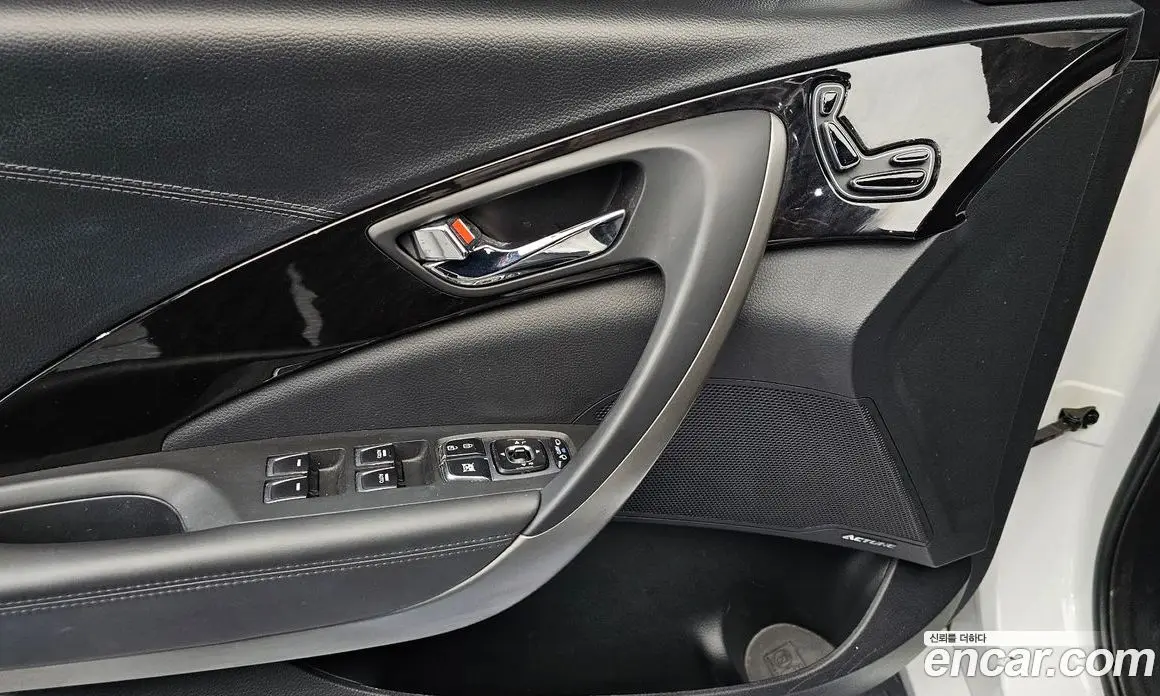 Hyundai Grandeur 2016 2.4 автомат (гидро), фото 19