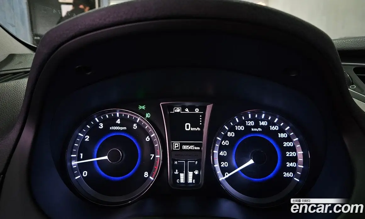 Hyundai Grandeur 2016 2.4 автомат (гидро), фото 8