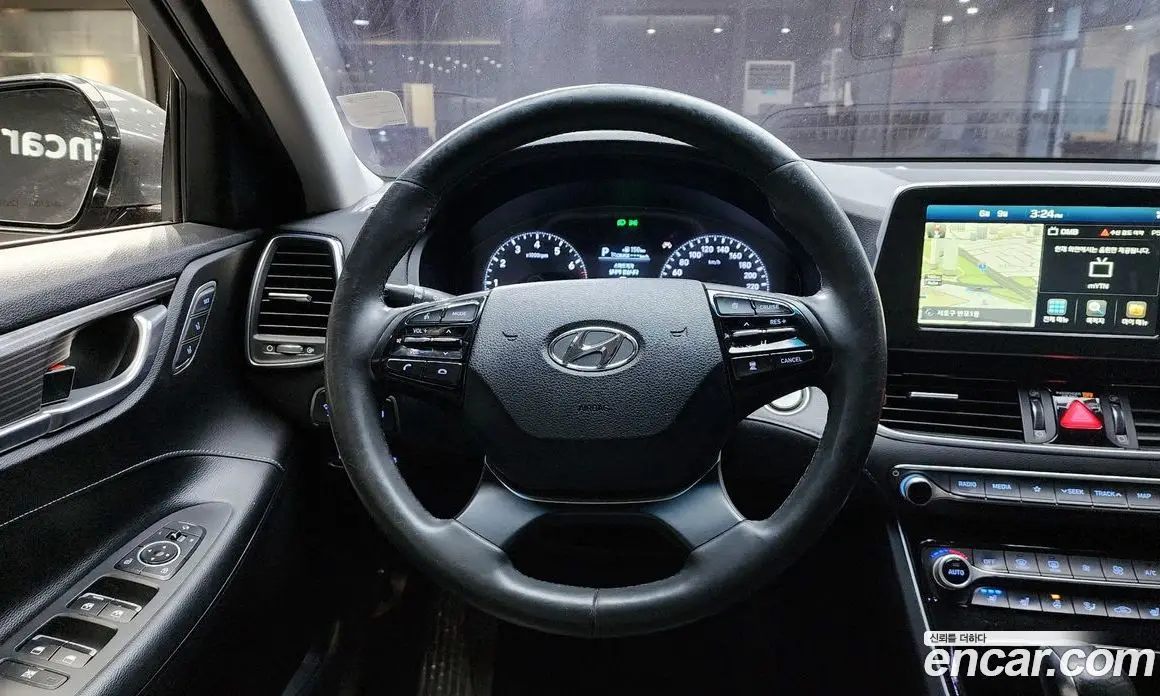 Hyundai Grandeur 2017 2.4 автомат (гидро), фото 14