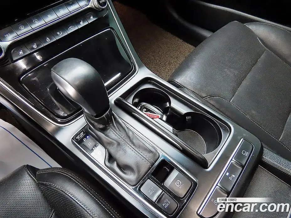 Hyundai Grandeur 2018 2.2 автомат (гидро), фото 9