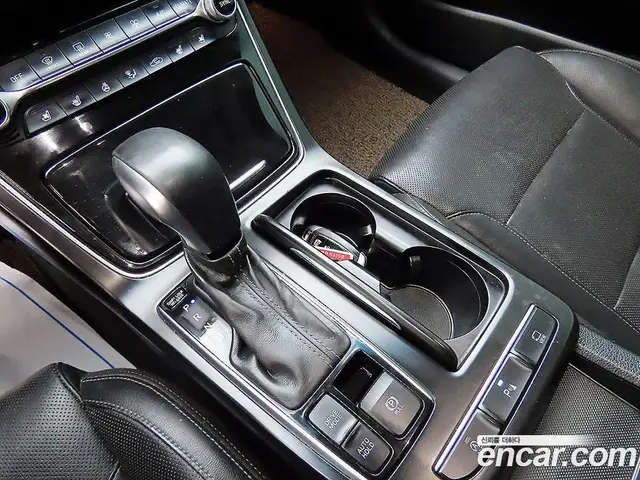 Hyundai Grandeur 2018 2.2 автомат (гидро), миниатюра 9