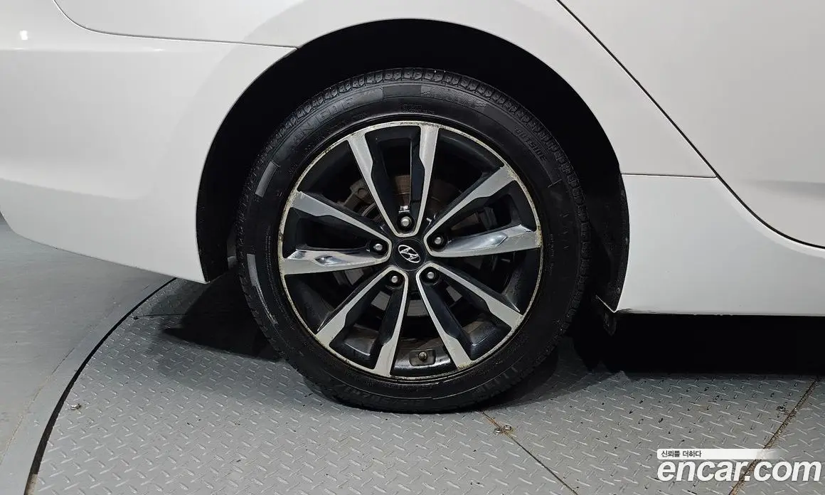 Hyundai i40 2015 1.7 автомат (гидро), фото 5
