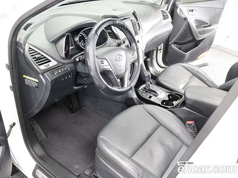 Hyundai Santa Fe 2016 2.0 автомат (гидро), фото 16 Hyundai Santa Fe 2016 2.0 автомат (гидро), фото 16