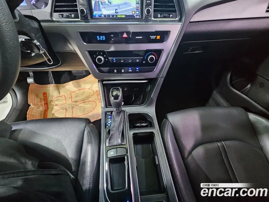 Hyundai Sonata 2015 2.0 автомат (гидро), фото 13