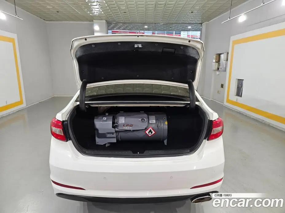 Hyundai Sonata 2015 2.0 автомат (гидро), фото 17
